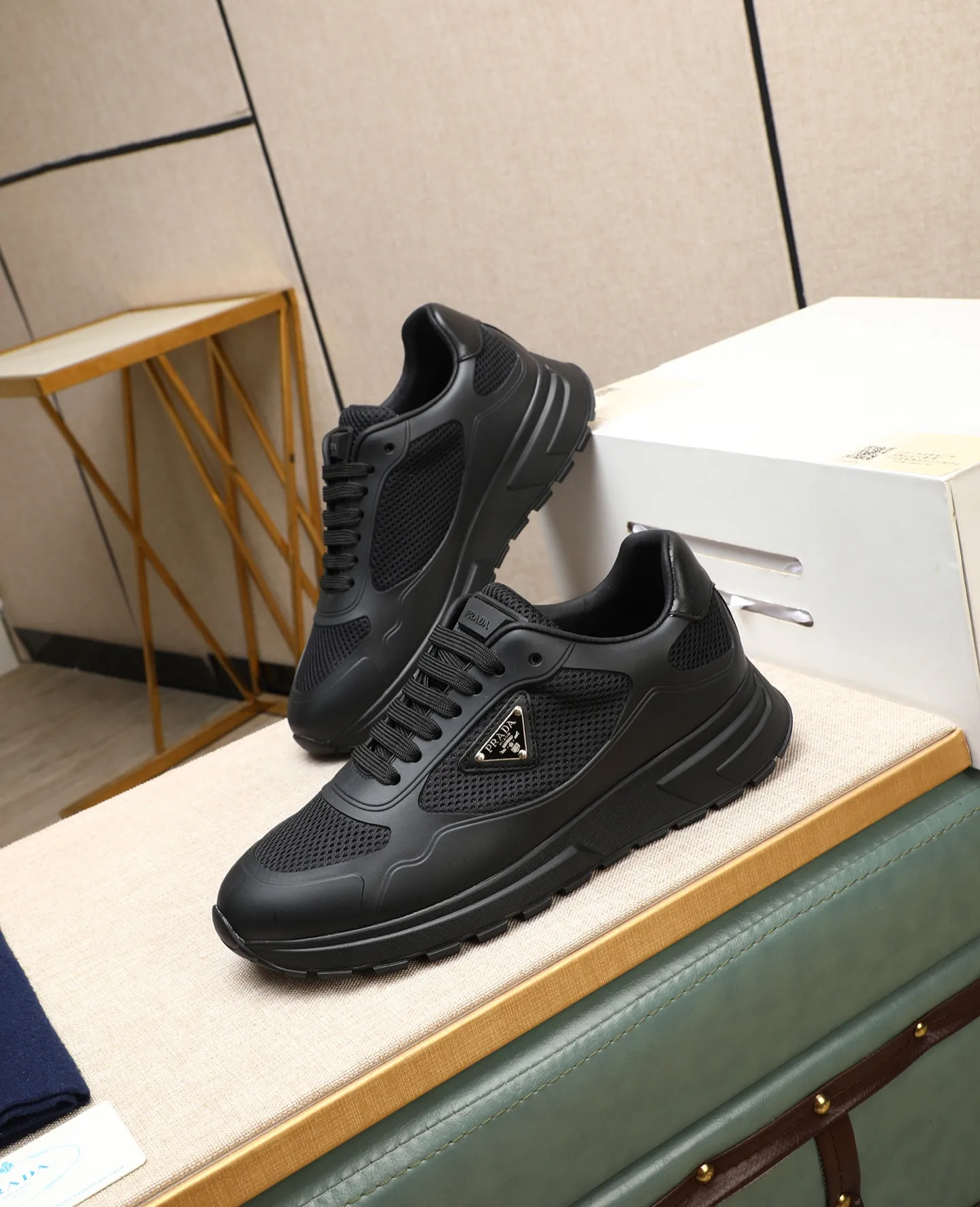 Men's shoes 💰580 [PRADA] Prada - High-end quality original order - Upper: 🔝 silk calfskin, brand canvas cloth, brand metal fasteners - Lining: mesh, foot pads; top-grade cowhide - Outsole: ultra-light TPU foam; molded outsole - Ultra-high quality control·Fine workmanship: highlighted (high-end·luxury·grade) -Size: 38-44 (45 can be customized) Wang